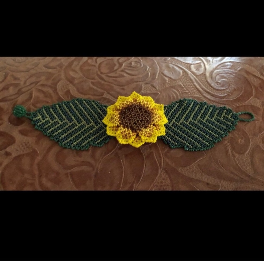 Sunflower Beaded artist made bracelet enjoy a garden on your wrist Lovely Piece